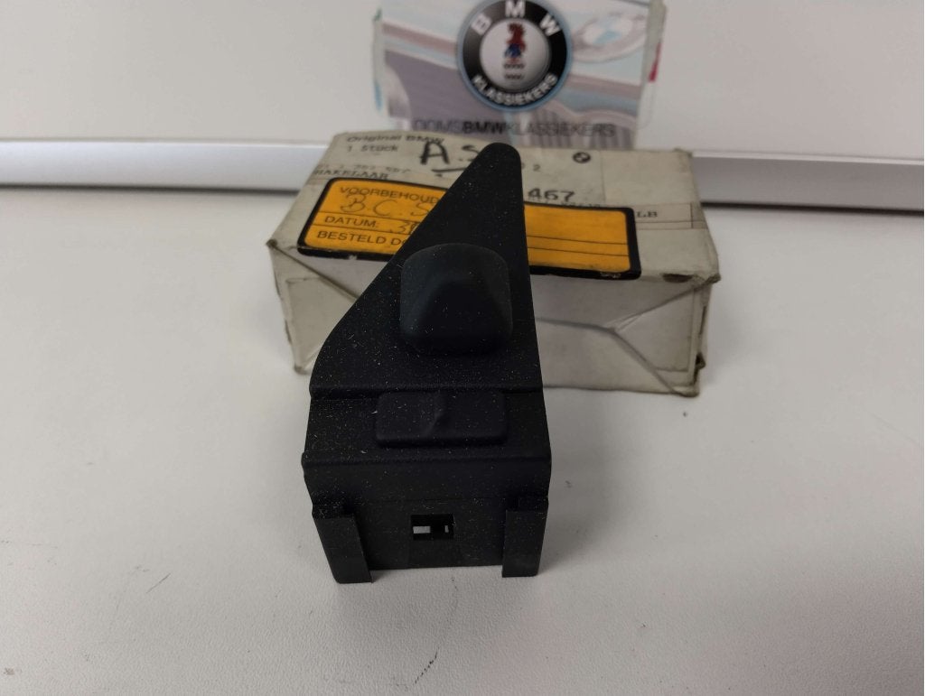 BMW E31 .E36 spiegel verstel schakelaar NIEUW 61311383467, Enlèvement ou Envoi, Niet ingevuld, Niet ingevuld, Neuf