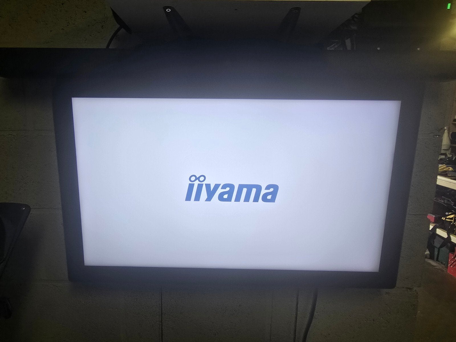 Ecran Iiyama tactile 32", Enlèvement