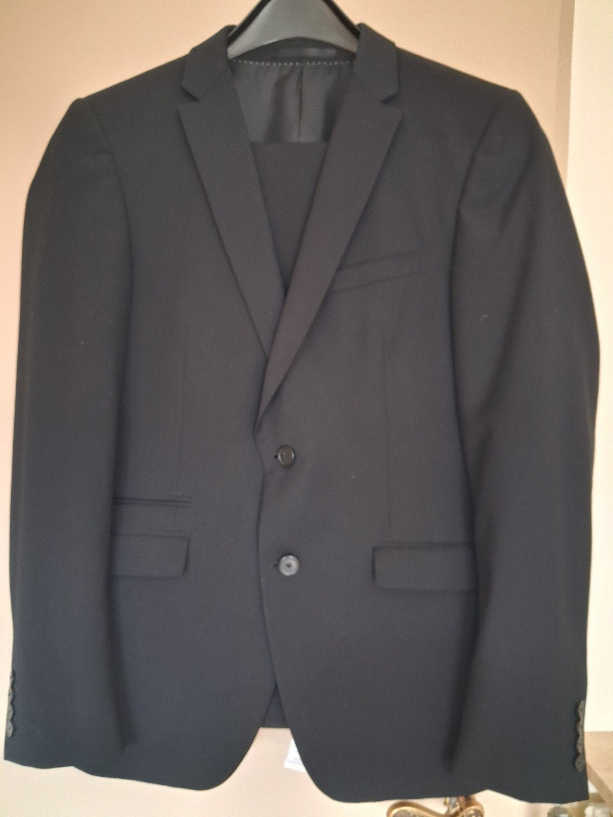 heren kostuums maat 48 zwart en antraciet  €40 stuk, Kleding | Heren, Kostuums en vesten, Ophalen, Maat 48/50 (M), Zwart, WE