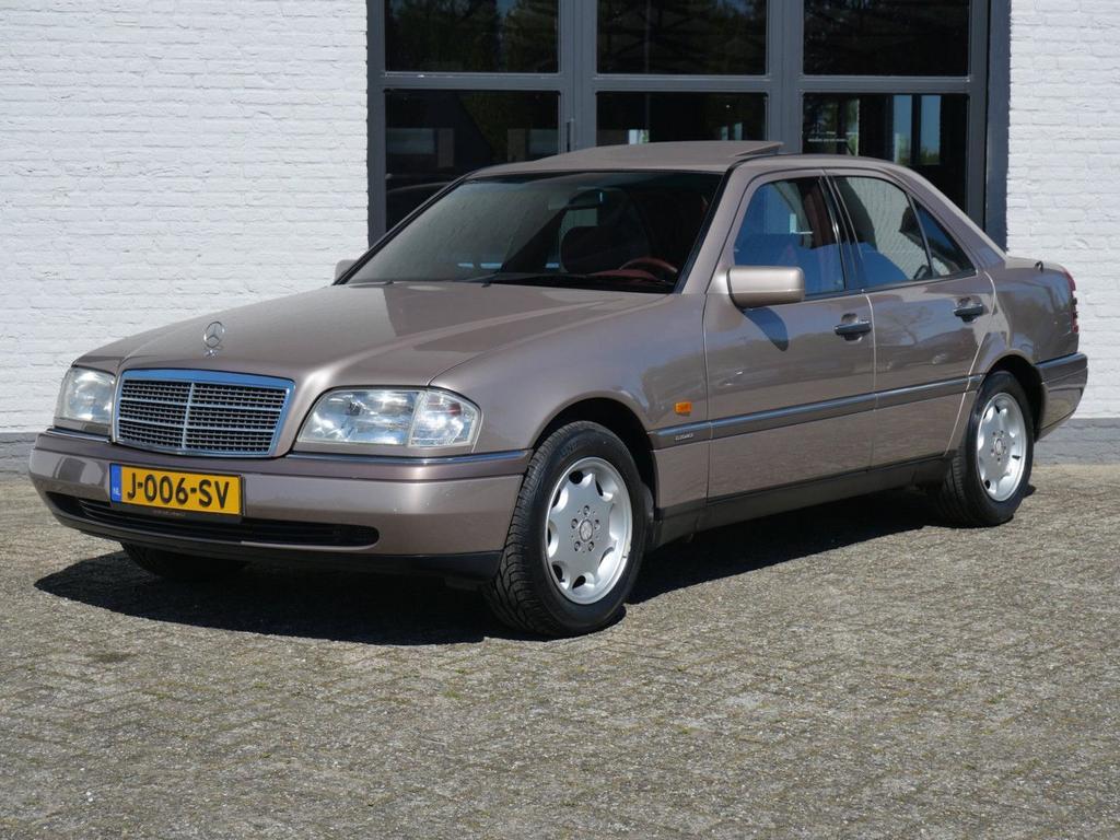 Mercedes-Benz C 180 Elegance 84.000km !!! Schuifdak, Bedrijf, Elektrische ramen, Handgeschakeld, Berline