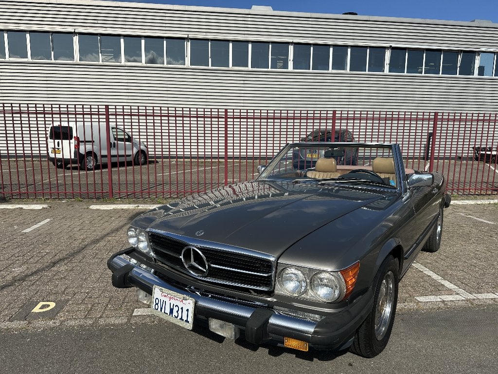 mercedes-benz 560SL, Autos, Mercedes-Benz, Entreprise, Achat, SL, Airbags, Vitres électriques, Intérieur cuir, Jantes en alliage léger