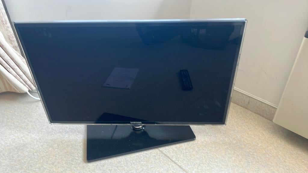 Samsung LED TV + HDMI -  32 inch (80cm), Ophalen, LED, 80 tot 100 cm, Zo goed als nieuw