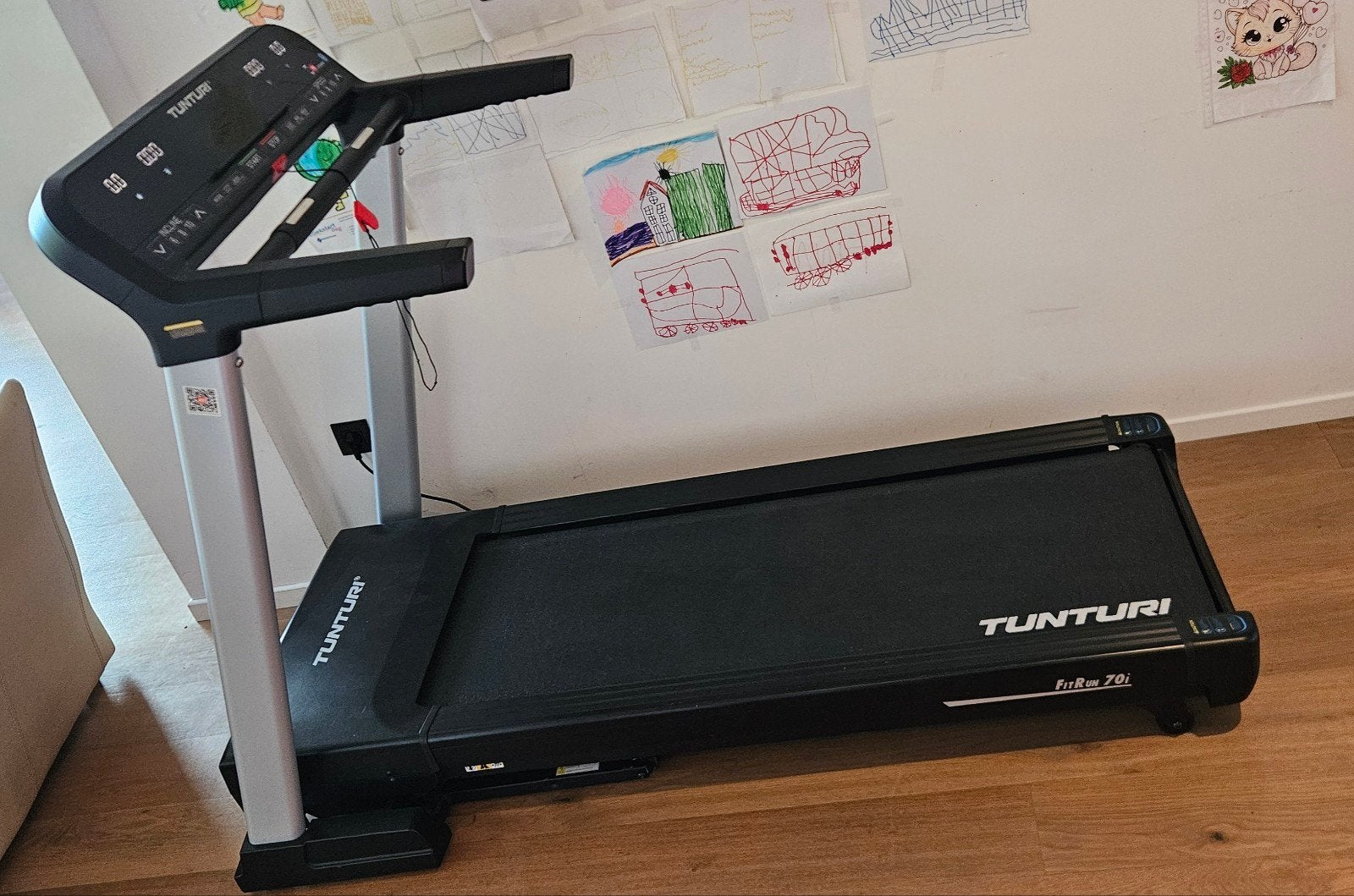 Tunturi FitRun 70i Loopband – Elektrische helling & Bluetoot, Sport en Fitness, Ophalen, Zo goed als nieuw
