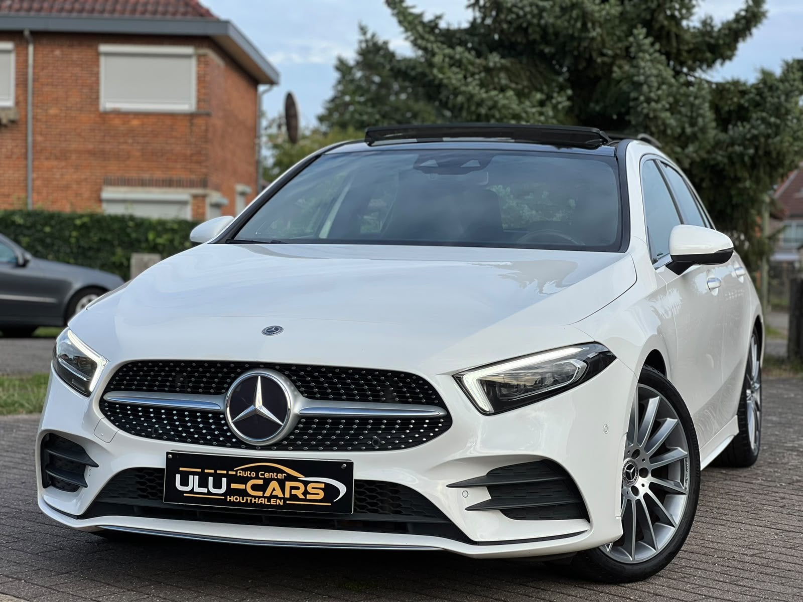 MERCEDES A200 AMG PACK / 2019 / PANO / 43Dkm / BENZINE / NEW, Automaat, Dealer onderhouden, Euro 6, Berline
