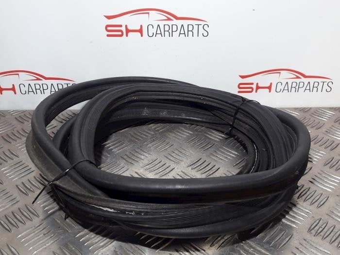Joint caoutchouc hayon d'un Mercedes C-Klasse, 3 mois de garantie, Utilisé, -, -