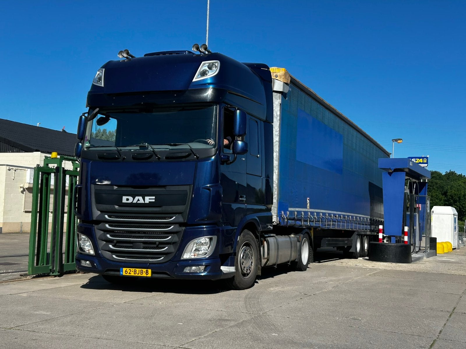 Trekkers & trailers direct te huur! €585/week!, Auto's, Euro 6, Bedrijf, Diesel, DAF