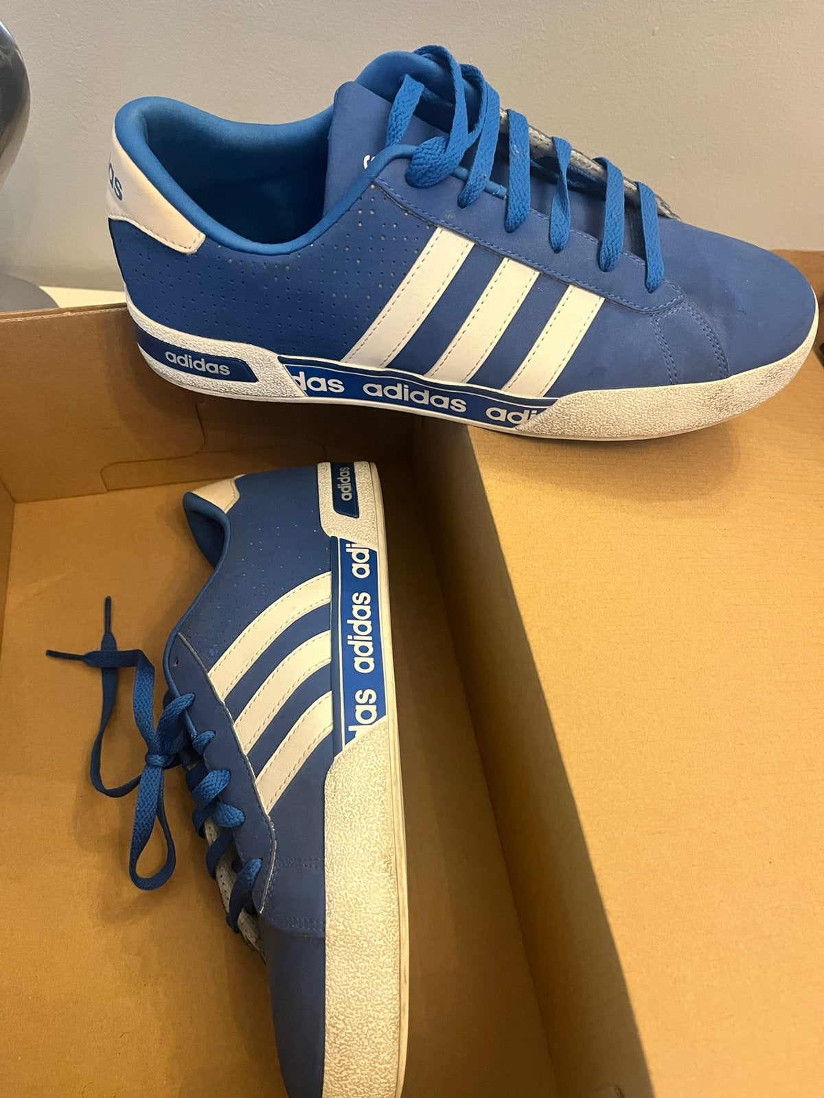 ce modèle adidas confort . Adieu pieds fatigués !, Vêtements | Hommes, Chaussures, Enlèvement ou Envoi, Comme neuf, Bleu, Baskets