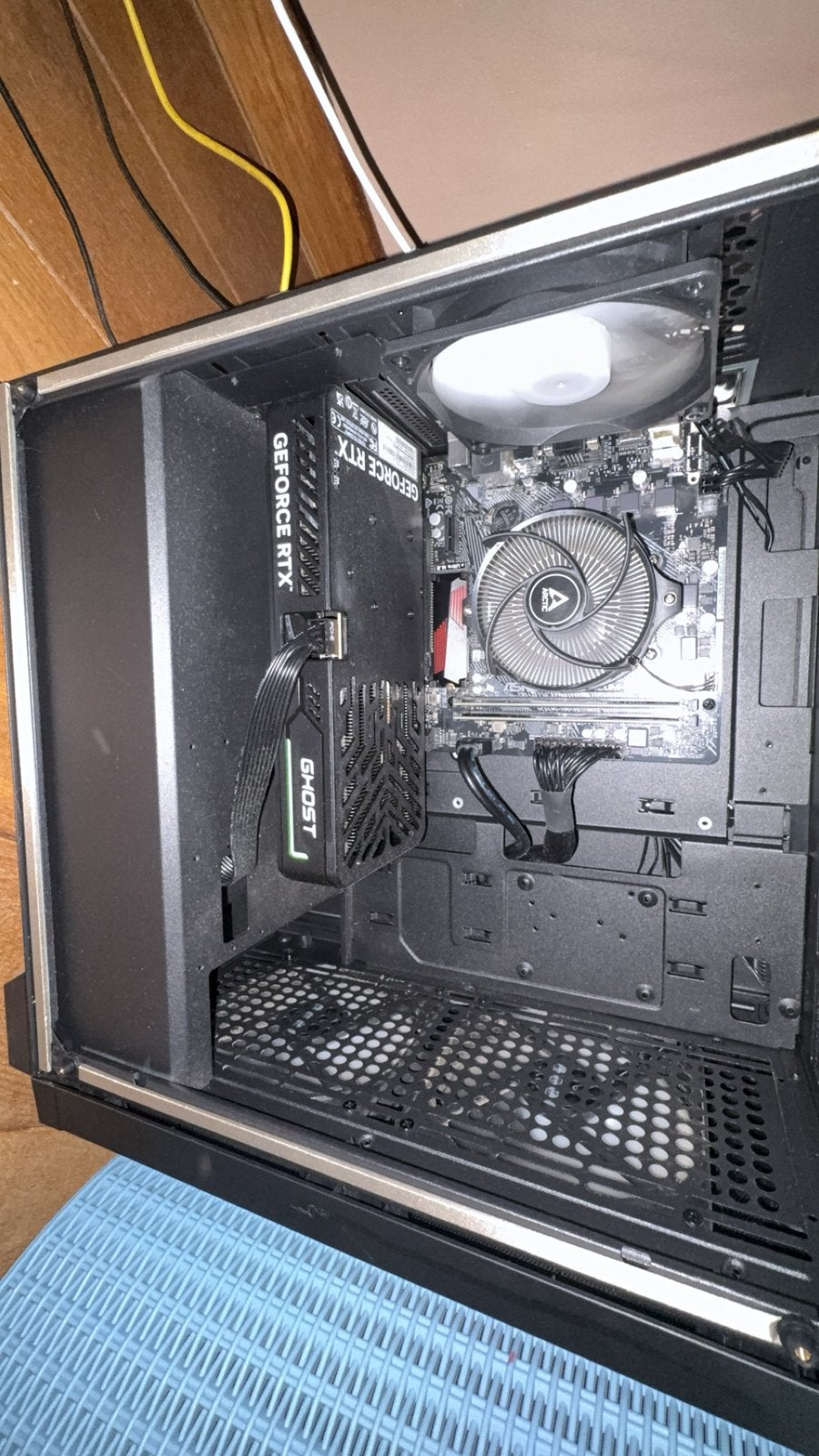 Lot 3 pieces regarder description, Comme neuf, Gaming, SSD, Avec carte vidéo