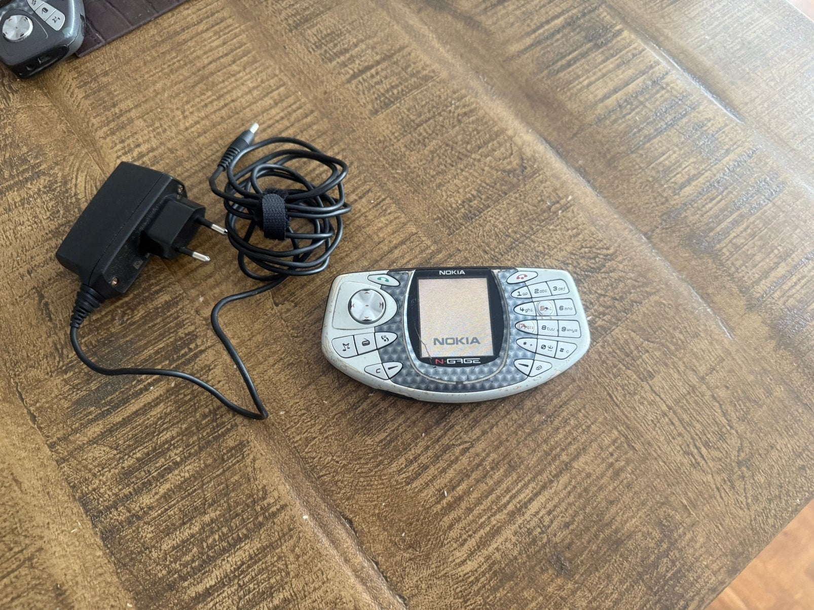 Nokia N-Gage met originele oplader, Telecommunicatie, Mobiele telefoons | Nokia, Ophalen, Gebruikt, Fysiek toetsenbord, Klassiek of Candybar