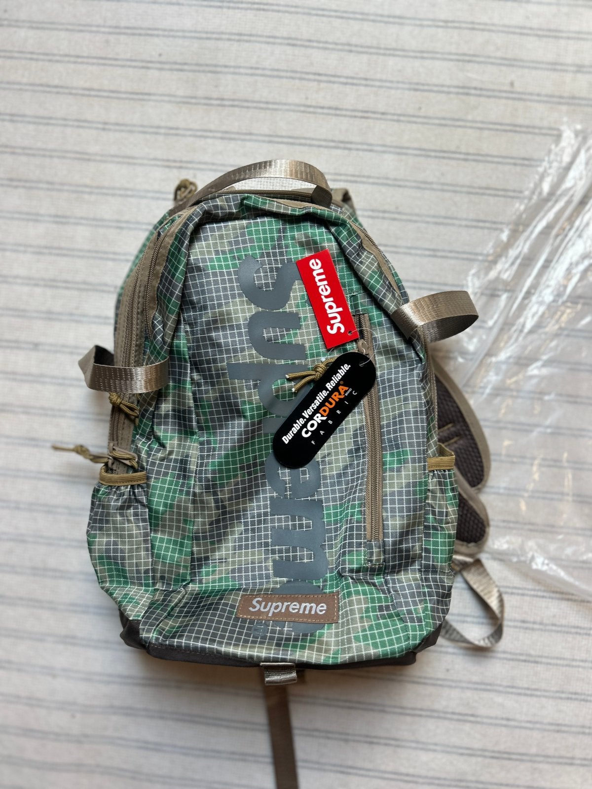Le sac à dos Supreme n'a jamais été utilisé, Enlèvement ou Envoi, Comme neuf