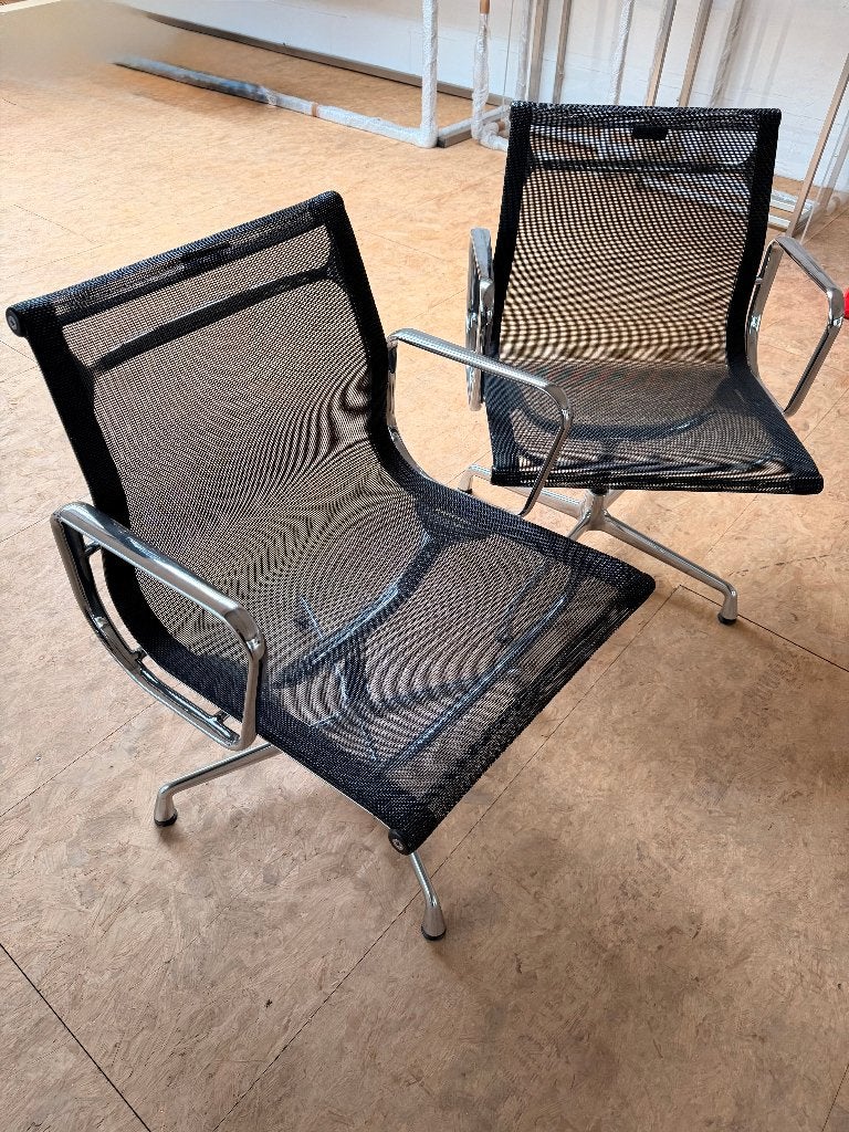 2 x Vitra Eames EA 108 stoel, Maison & Meubles, Fauteuils, Enlèvement, Comme neuf, Synthétique
