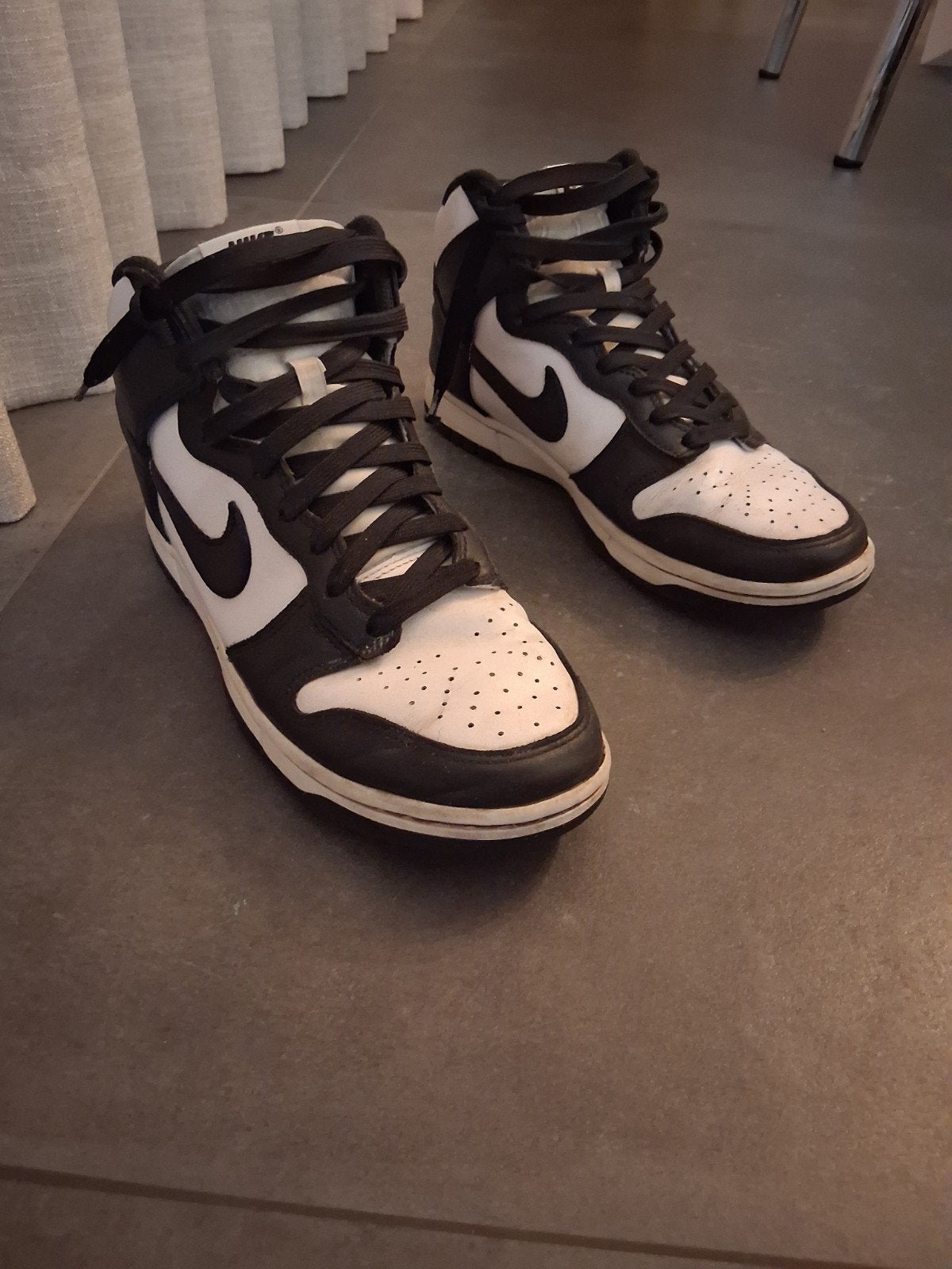 Nike dunk high Panda, Vêtements | Hommes, Enlèvement ou Envoi, Nike, Porté, Baskets