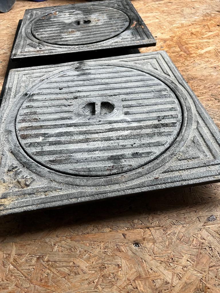 Plaques de regard en fonte, Bricolage & Construction, Enlèvement, Comme neuf