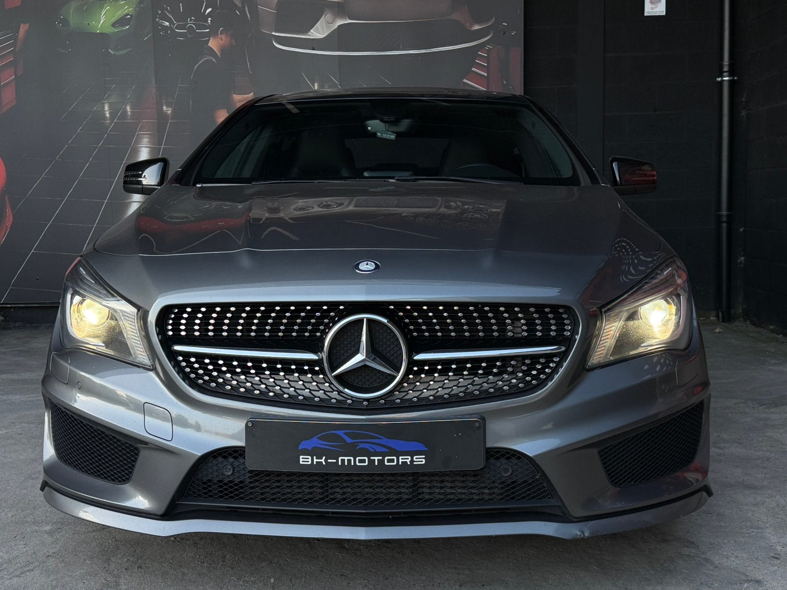 Mercedes-Benz CLA200 Night Pack AMG LINE, Auto's, Mercedes-Benz, Automaat, CLA, 4 cilinders, Bedrijf