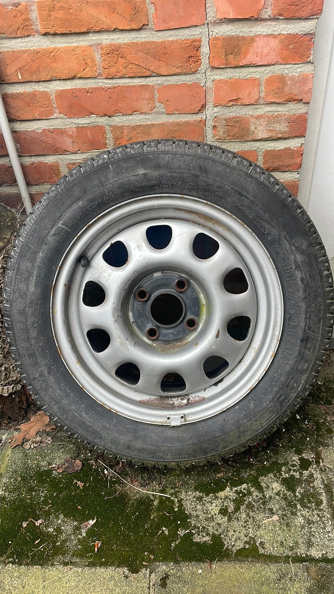 Pneu michelin hiver 185/60/R14, Autos : Pièces & Accessoires, Neuf, 14 pouces, Pneus et Jantes, Pneus hiver