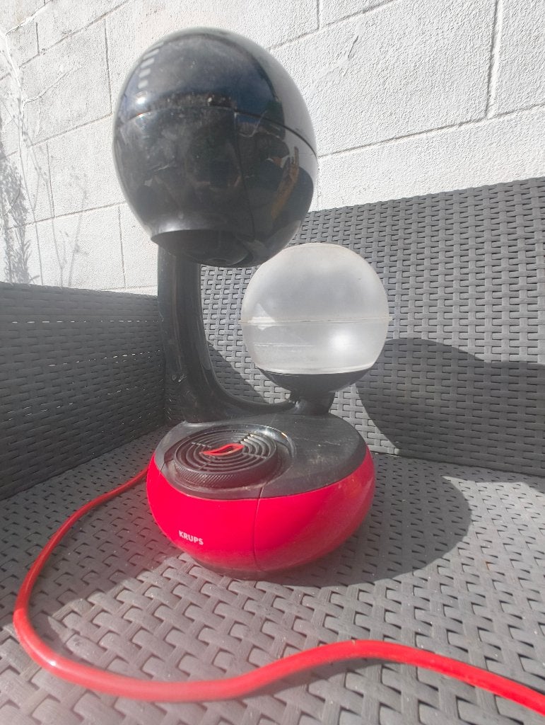 Krups Nescafé Dolce Gusto Esperta KP310, Enlèvement, Utilisé, Dosettes et capsules de café, Réservoir d'eau amovible