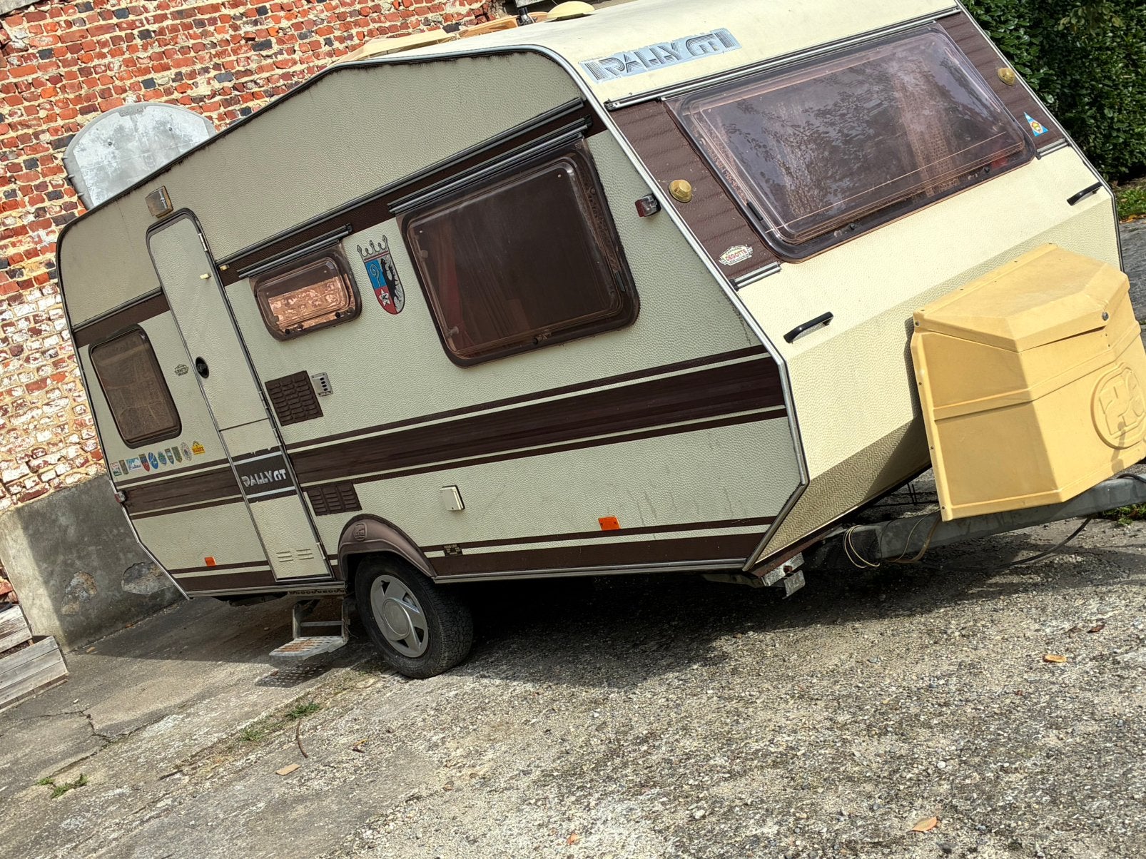 Vintage caravan uit 1980, Caravans en Kamperen, Overige merken, Omvormbare zithoek, 750 - 1000 kg, Particulier