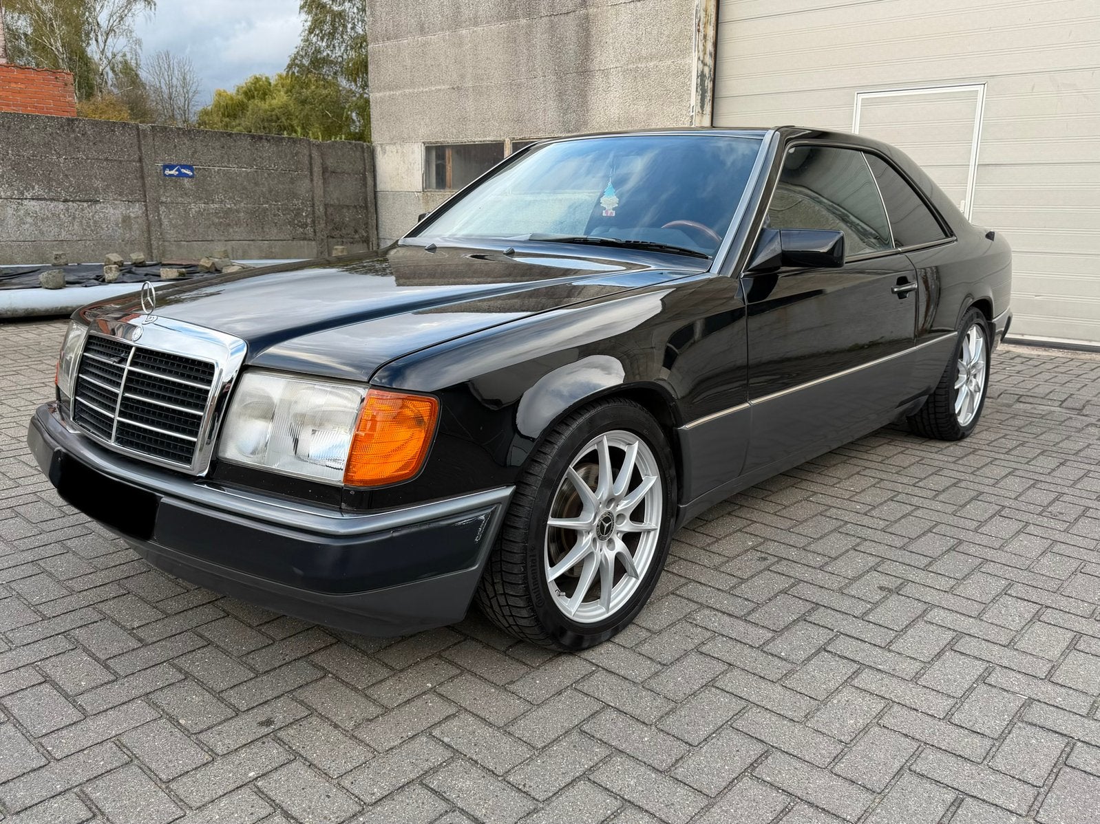 Mercedes 230 CE W124 Coupé 1990 – Oldtimer  – 160.000 km, Auto's, Mercedes-Benz, Handgeschakeld, Particulier, Coupé