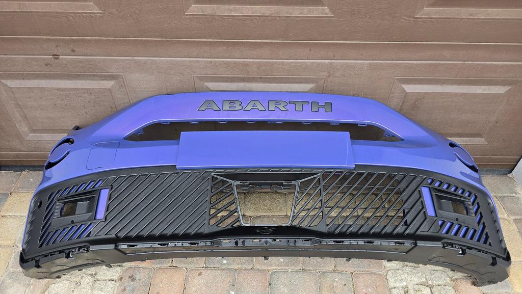 Voorbumper FIAT 600 600E ABARTH SPORT BUMPER ORIGINEEL 24-, Autos : Pièces & Accessoires, -, Origine de la pièce connue, Utilisé