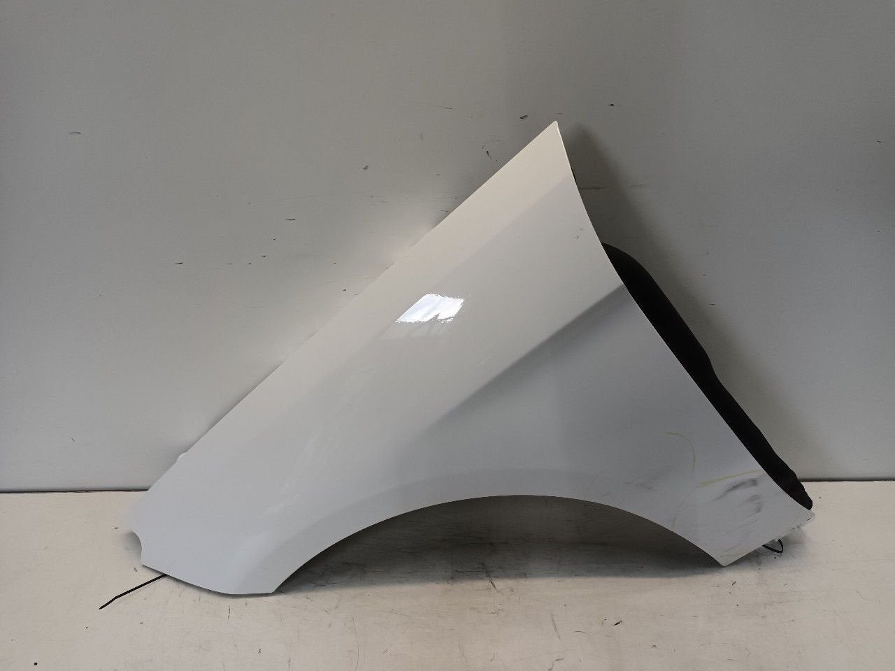 Spatbord links voor Mercedes-Benz GLE, Onderdelen@venauto.nl, Van der Ven Autorecycling B.V., Gebruikt, Ettenseweg 76, 4706 PB Roosendaal, The Netherlands