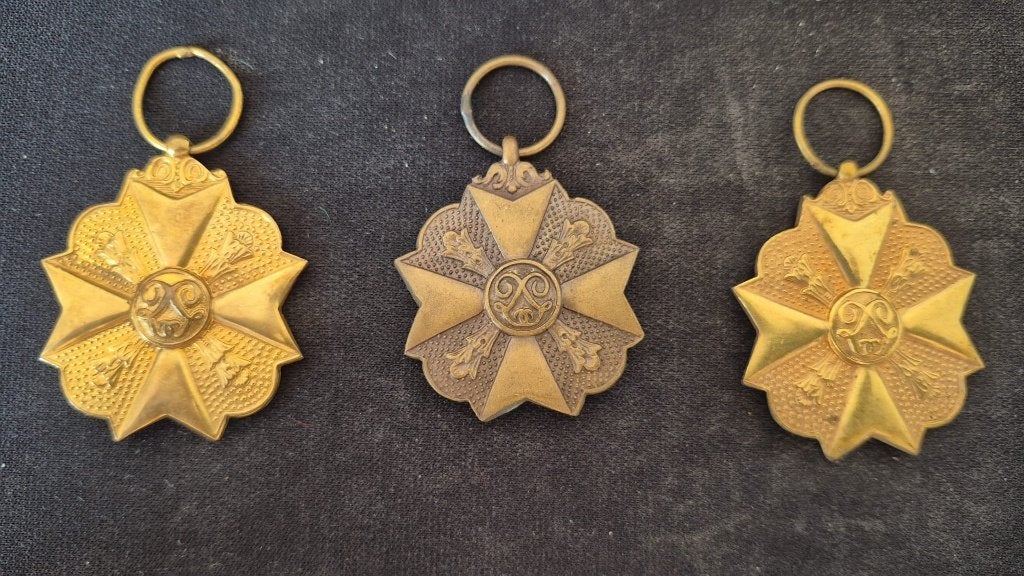 Lot de 3 Croix d'Officier de l'Ordre de Léopold II –Belgique, Verzamelen, Militaria | Algemeen, Ophalen