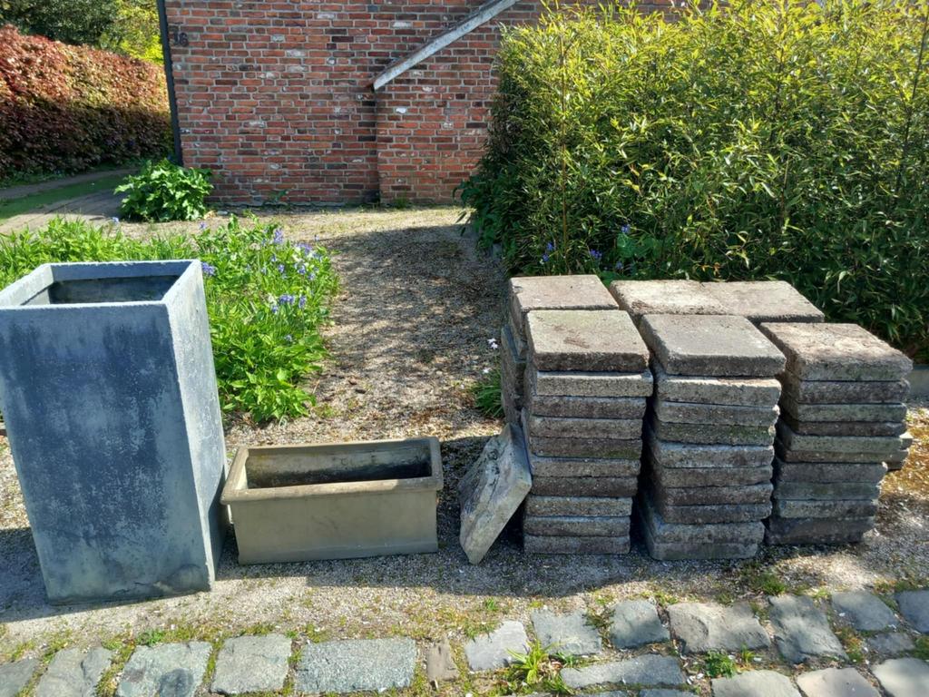 Bloembakken en dals gratis, Tuin en Terras, Ophalen, Zo goed als nieuw, Beton