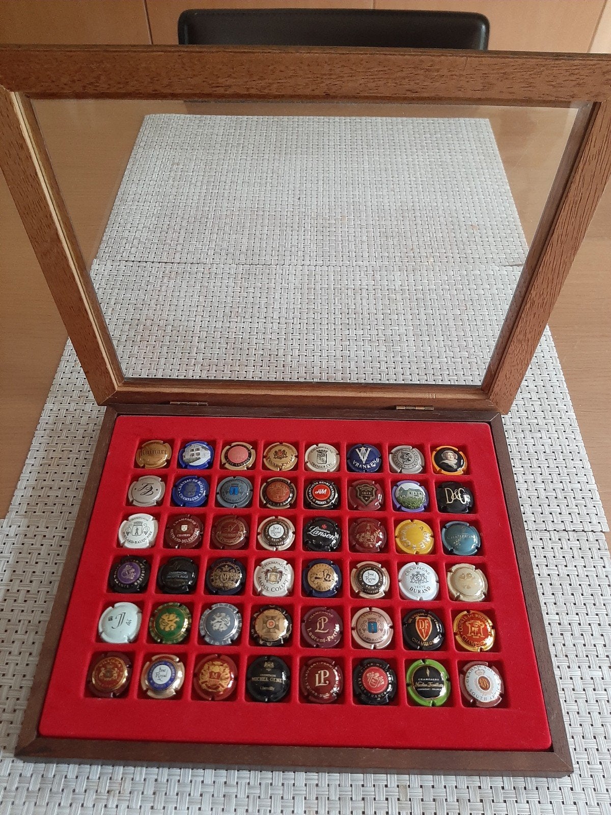 champagne capsules, Enlèvement ou Envoi