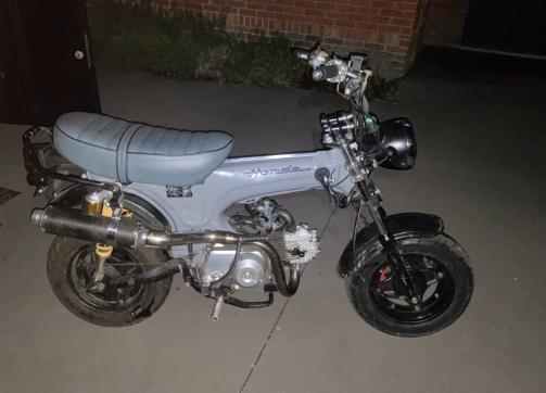 Honda Dax 50cc b klasse, Fietsen en Brommers, Brommers | Honda, Zo goed als nieuw, Overige modellen, Klasse B (45 km/u), Ophalen