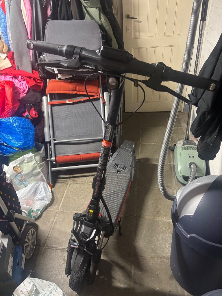 Elektrische step, Fietsen en Brommers, Ophalen, Zo goed als nieuw, Elektrische step (E-scooter), Segway ninebot