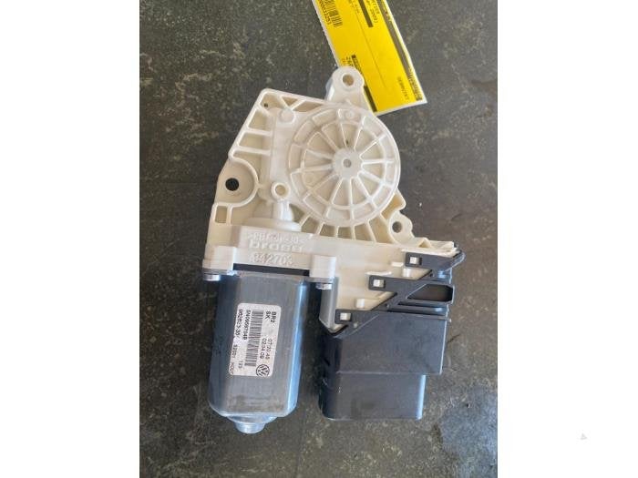 Moteur de vitre portière d'un Volkswagen Tiguan, Volkswagen, -, 3 mois de garantie, Utilisé
