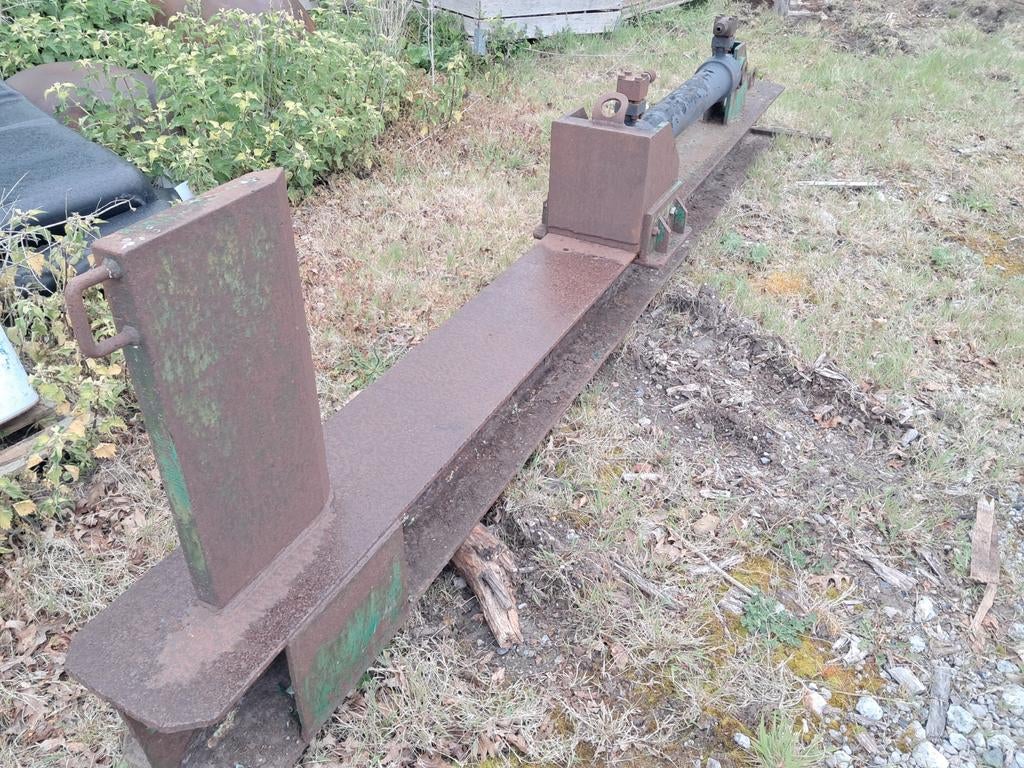 Hout kliever .voor tractor of hydro groep, Ophalen