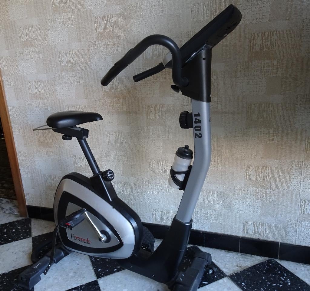 Hometrainer, Sport en Fitness, Fitnessapparatuur, Ophalen, Benen, Zo goed als nieuw, Metaal