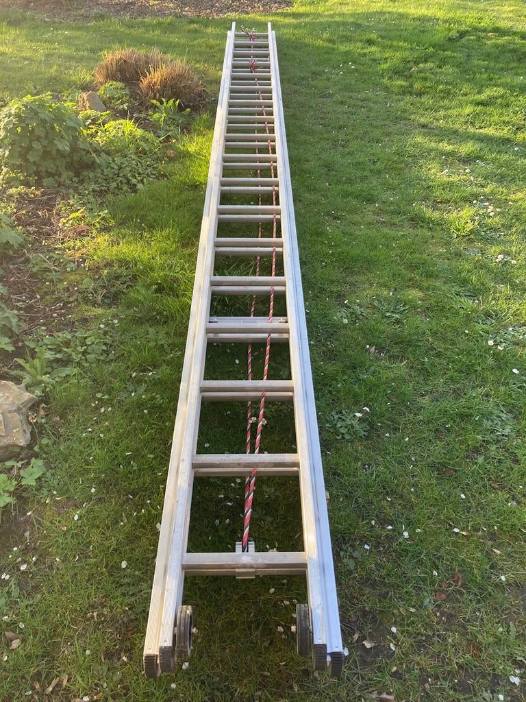 Professionele schuifladder 2 x 18 treden, Ophalen, Zo goed als nieuw, Ladder, Opvouwbaar of Inschuifbaar