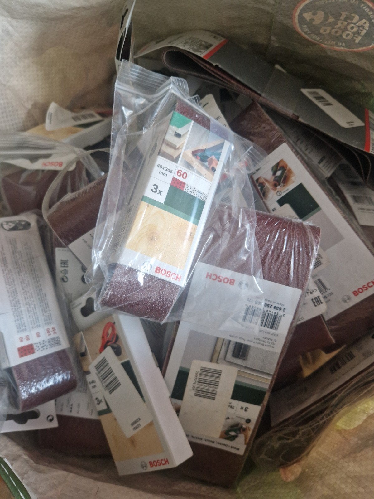 Gros lot destockage 39 consommables abrasifs Bosch neufs (ba, Enlèvement