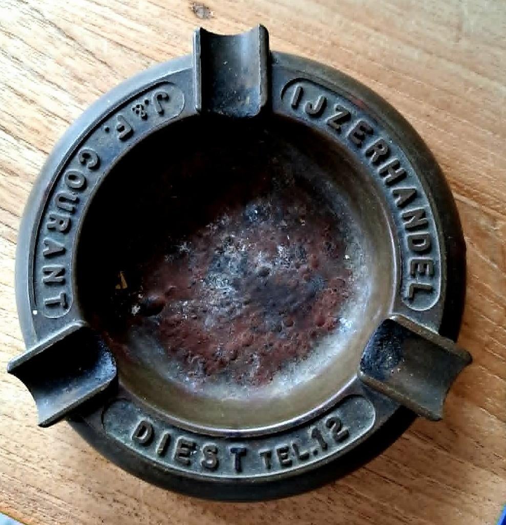 Bakelieten asbak "Ijzerhandel JenF Courant" - Diest, Verzamelen, Ophalen of Verzenden, Gebruikt, Gebruiksvoorwerp