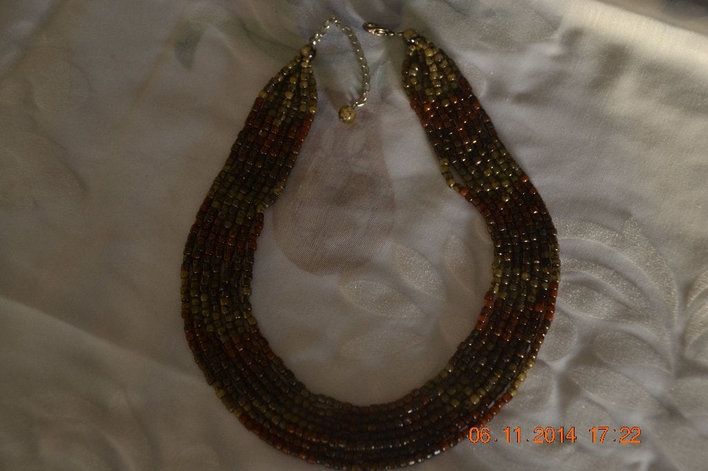 Collier marron/kaki, Bijoux, Sacs & Beauté, Enlèvement ou Envoi, Neuf, Autres couleurs, Synthétique