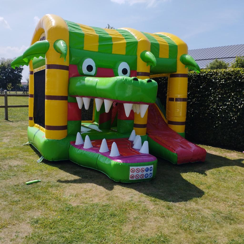 leuk springkasteel te huur in het Waasland, Hobby & Loisirs créatifs, Articles de fête | Location, Enlèvement