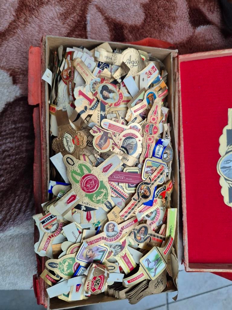 Antieke vintage cigarette labels verzameling, Ophalen of Verzenden