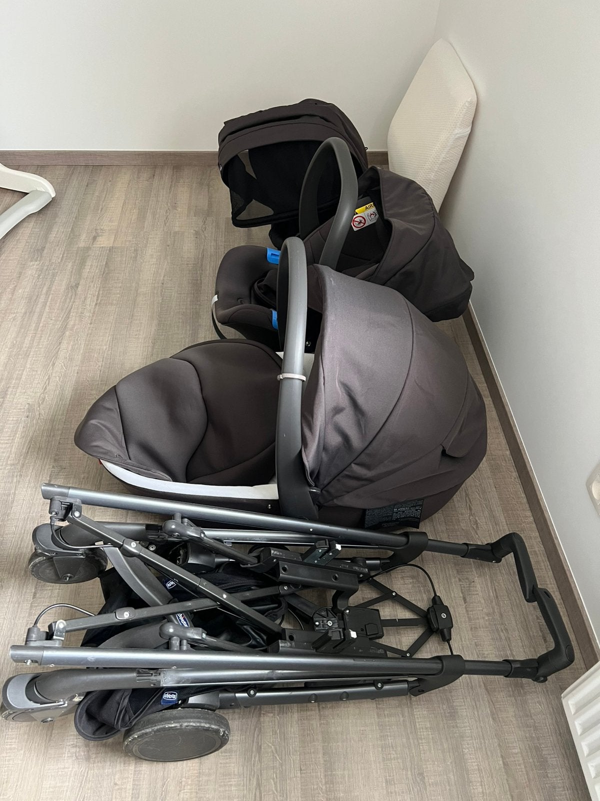 Chicco trio buggy, auto stoel en reiswieg, Kinderen en Baby's, Gebruikt, Met autostoeltje, Ophalen, Kinderwagen