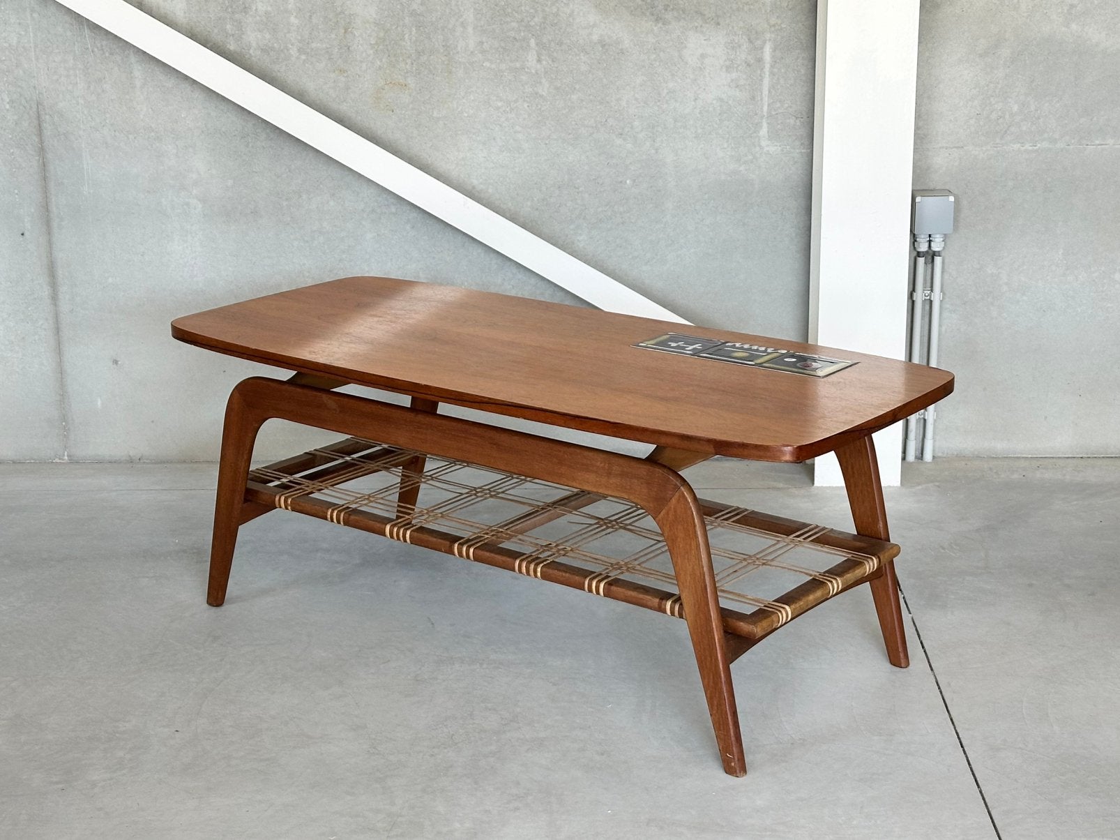 Coffeetable by Louis Van Teeffelen, Ophalen