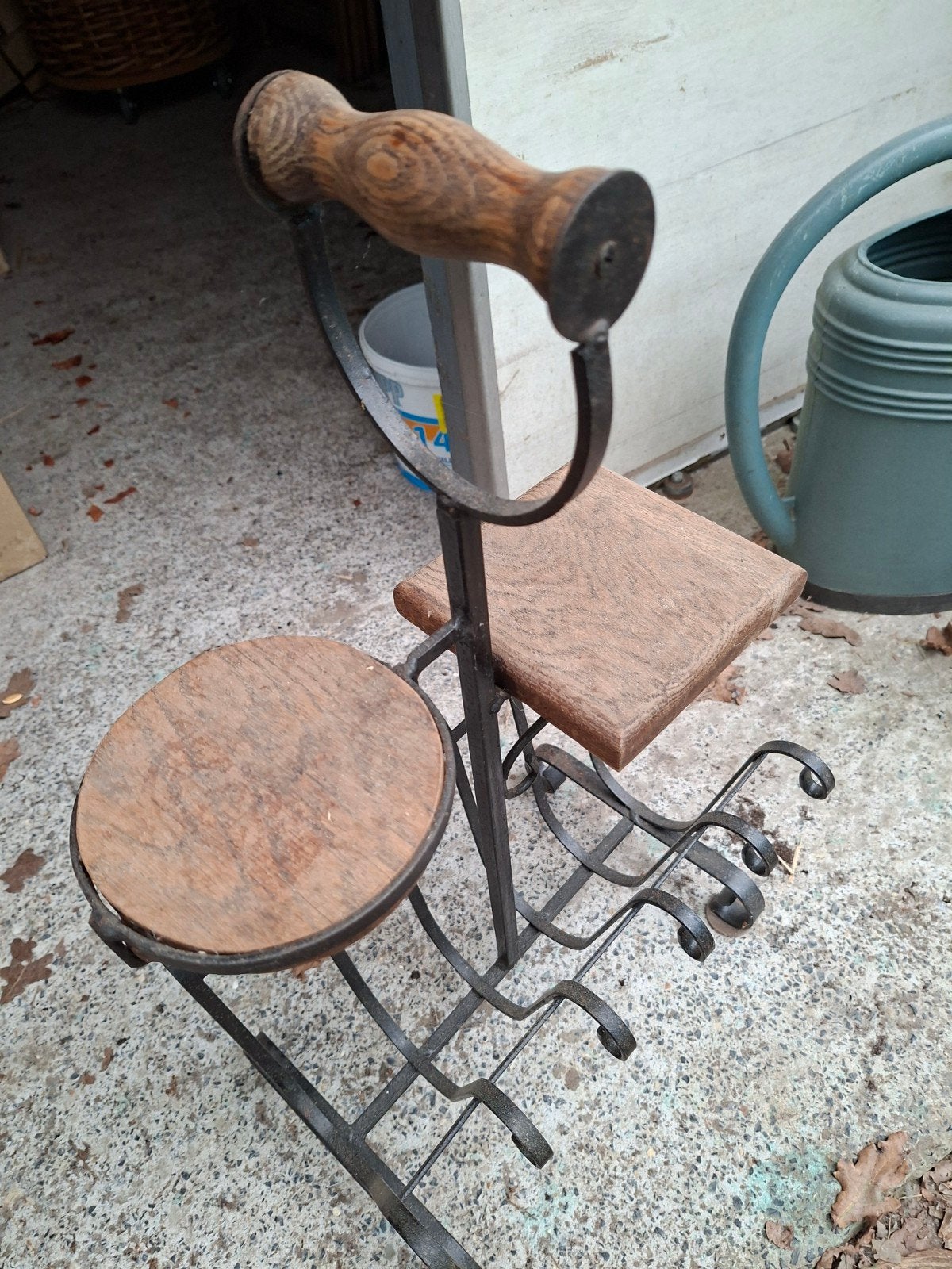 Krantenrekje, Ophalen