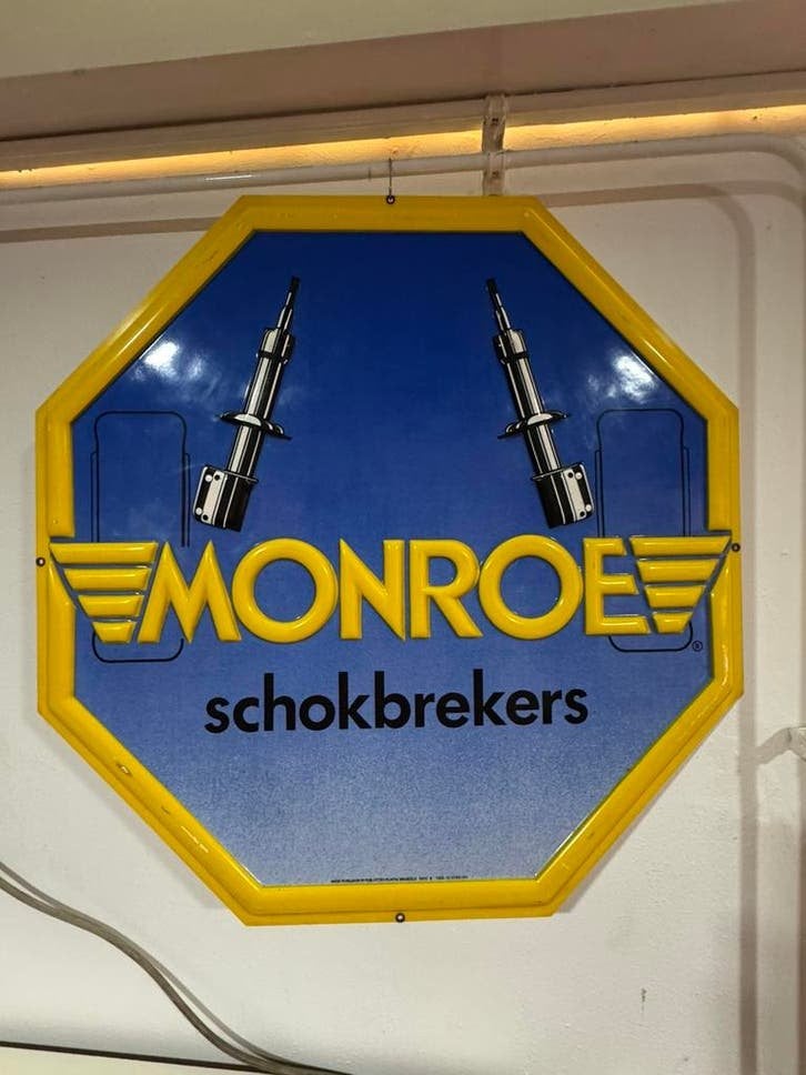 Monroe oud reclamebord 1984, Verzamelen