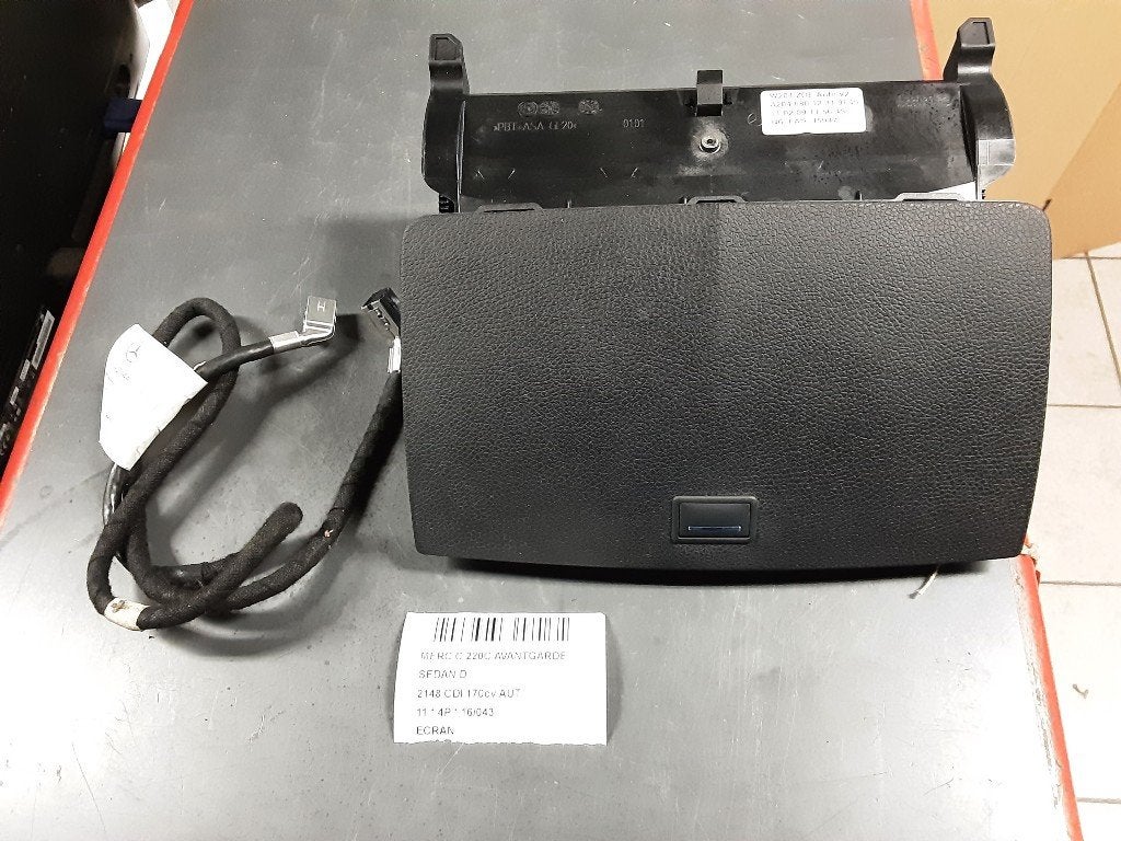 AFFICHEUR / ECRAN Mercedes-Benz C (W204) (A2048205497), Mercedes-Benz, Mevr. I. Hauben, Utilisé, Rue de l'Espoir 34 34
4030  GRIVEGNÉE, BE