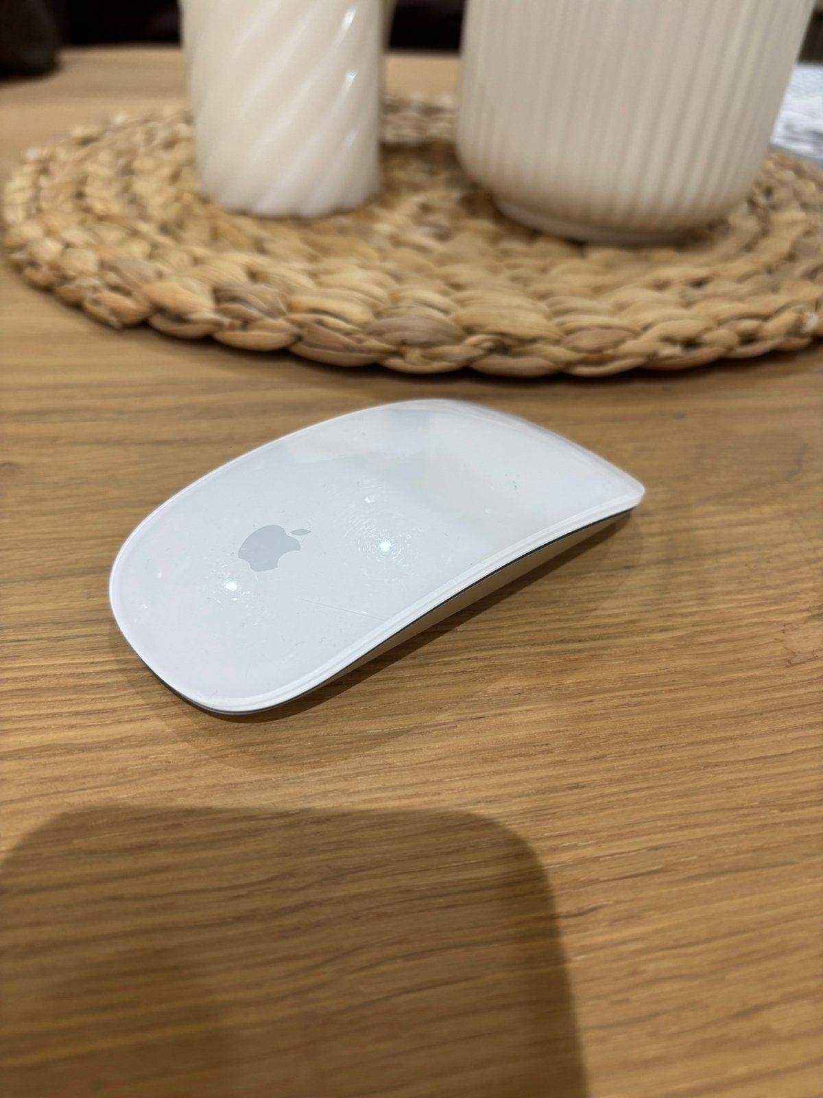 Apple Magic Mouse sans fil – Très peu utilisée – 30 €, Computers en Software, Muizen, Ophalen, Zo goed als nieuw, Draadloos, Muis