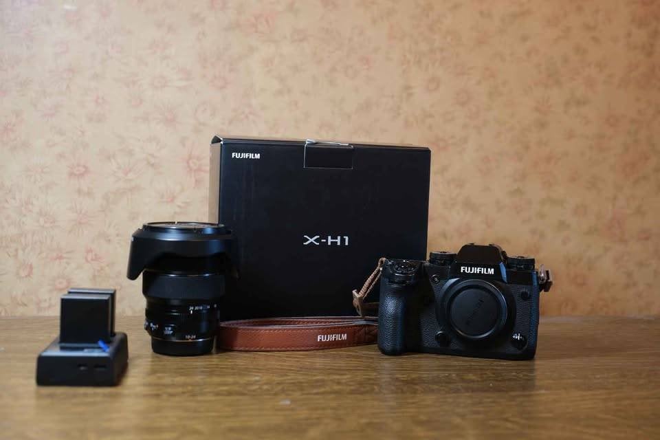 Fujifilm X-H1 + Fujinon XF 10-24mm, Ophalen, Accu, Zo goed als nieuw, Fujifilm