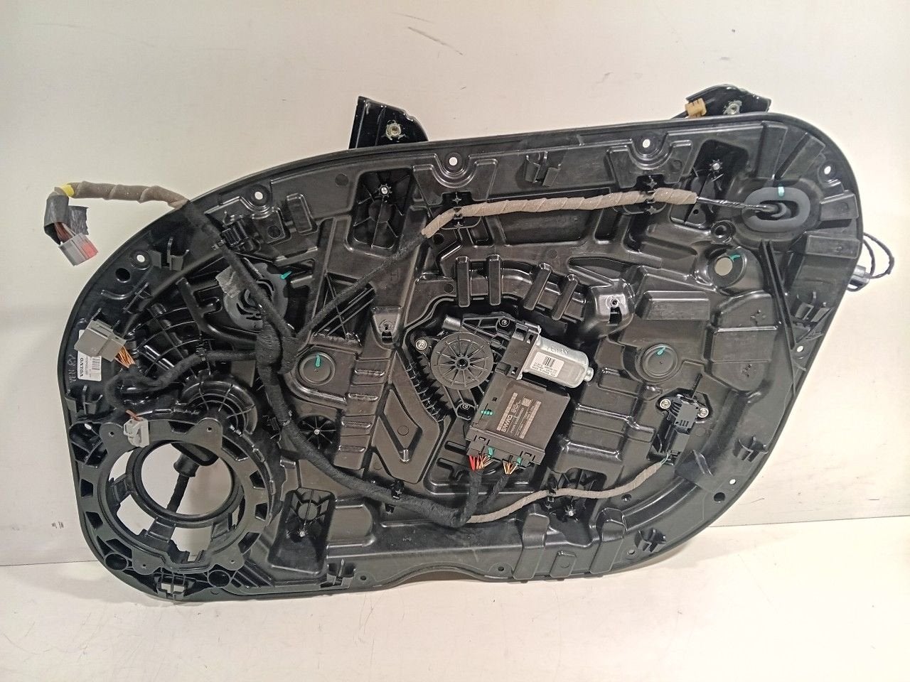 Raammechaniek elektrisch rechts voor Volvo XC60, Onderdelen@venauto.nl, Van der Ven Autorecycling B.V., Ettenseweg 76, 4706 PB Roosendaal, The Netherlands