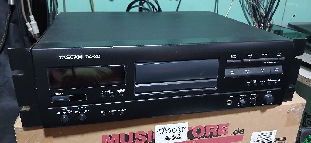 TASCAM DA20 DAT, Audio, Tv en Foto, Bandrecorder, Ophalen of Verzenden, Bandrecorder