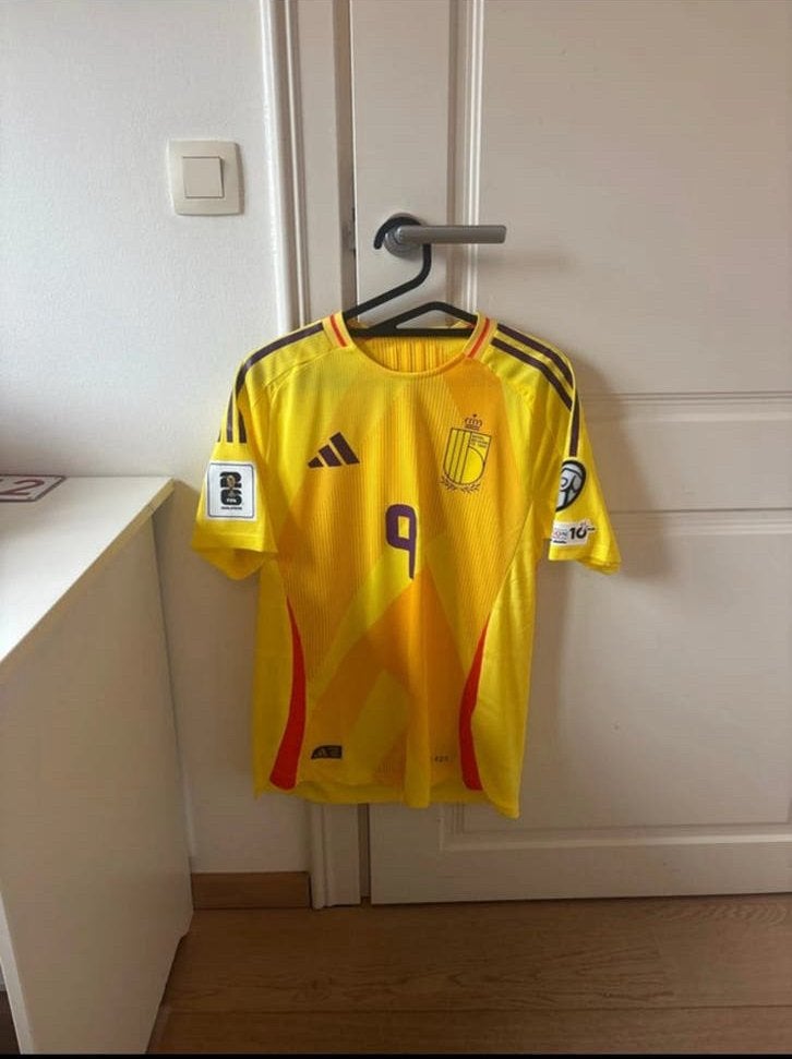 Issued and signed shirt, Vêtements | Hommes, Football, Jaune, Comme neuf, Enlèvement