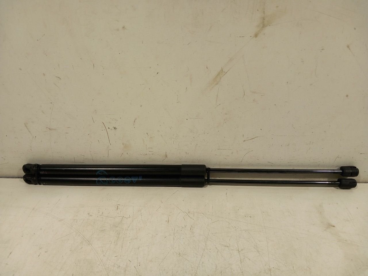 Gasdrukveerset achter Ford Fiesta, Onderdelen@venauto.nl, Van der Ven Autorecycling B.V., Gebruikt, Ettenseweg 76, 4706 PB Roosendaal, The Netherlands