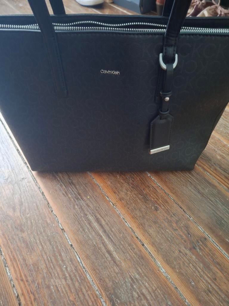 Sac à main Calvin Klein noir, Bijoux, Sacs & Beauté, Sacs | Sacs Femme, Enlèvement, Neuf, Noir, Sac à main